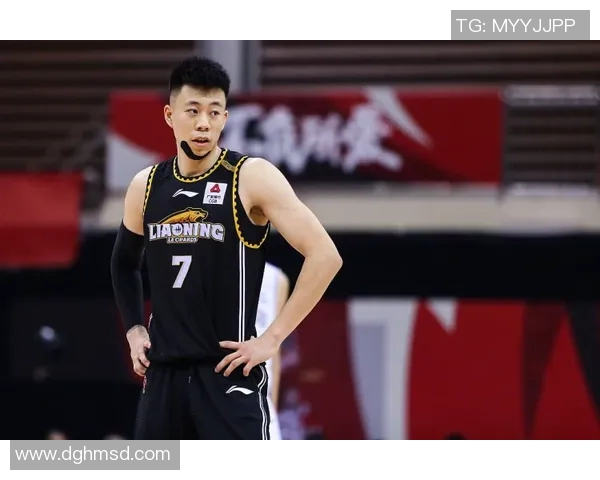 杰伦威廉姆斯接球后迅速反击完成精彩扣篮轻松拿下两分 杰伦威廉姆斯接球后迅速反击完成精彩扣篮轻松拿下两分