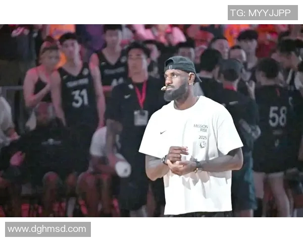 詹姆斯畅谈中国之行感受与篮球梦想的再次交汇 詹姆斯畅谈中国之行感受与篮球梦想的再次交汇