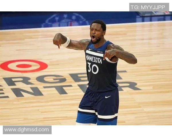 关键！兰德尔强突拉拉维亚打进被吹进攻犯规 森林狼挑战成功变2+1