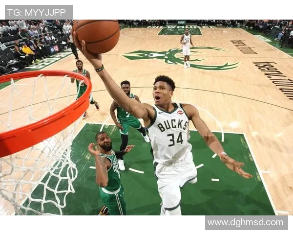 字母哥新赛季表现抢眼！助雄鹿逆转取胜