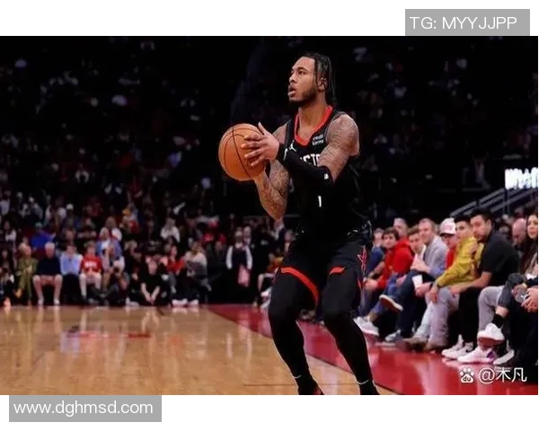 乌度卡:惠特莫尔在火箭的状态不太稳定,很高兴他在奇才找到位置 乌度卡:惠特莫尔在火箭的状态不太稳定,很高兴他在奇才找到位置