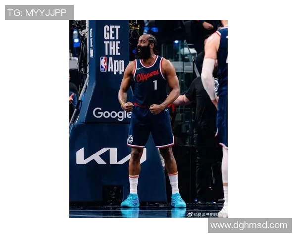 哈登半场35分创赛季新高,超越约基奇领跑联盟 哈登半场35分创赛季新高,超越约基奇领跑联盟